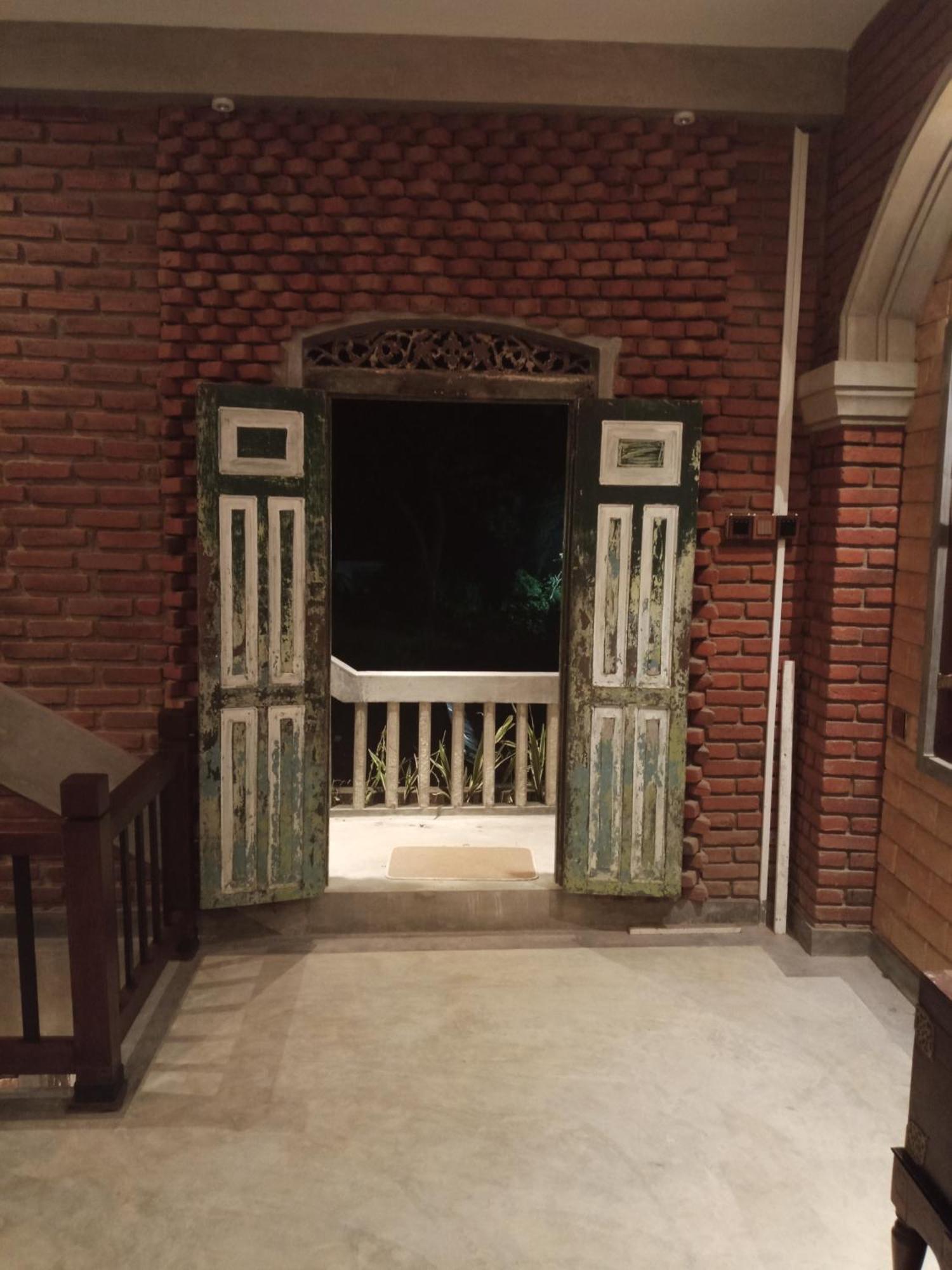 The Brick Wonder Hotel Habaraduwa Bagian luar foto