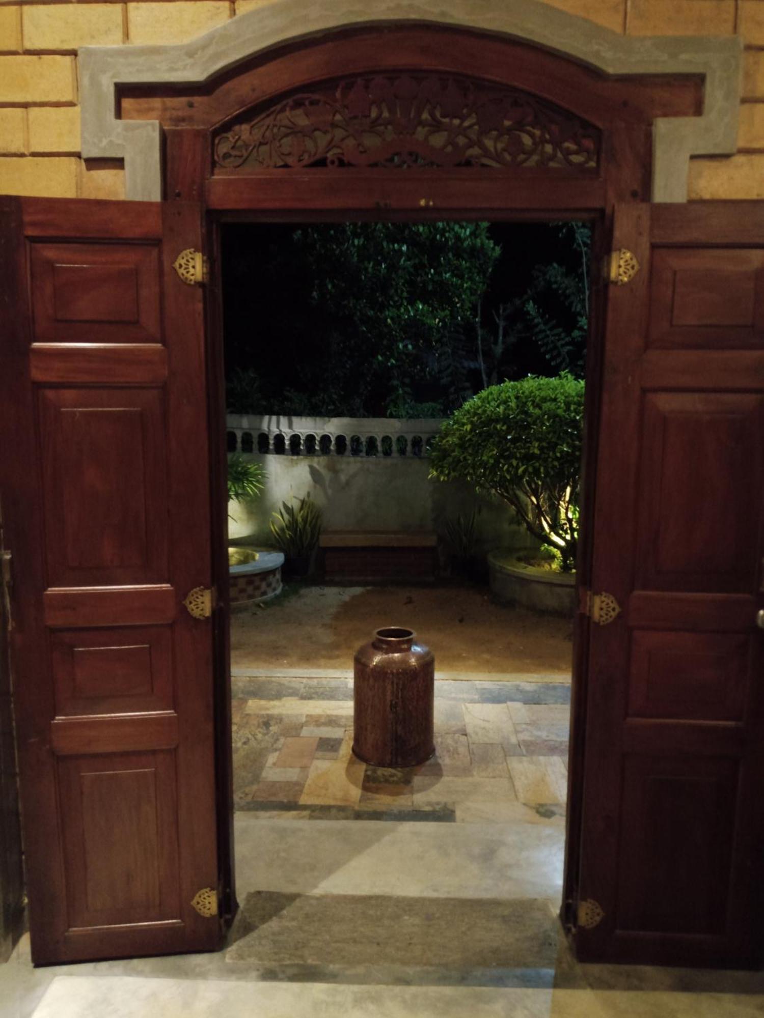 The Brick Wonder Hotel Habaraduwa Bagian luar foto