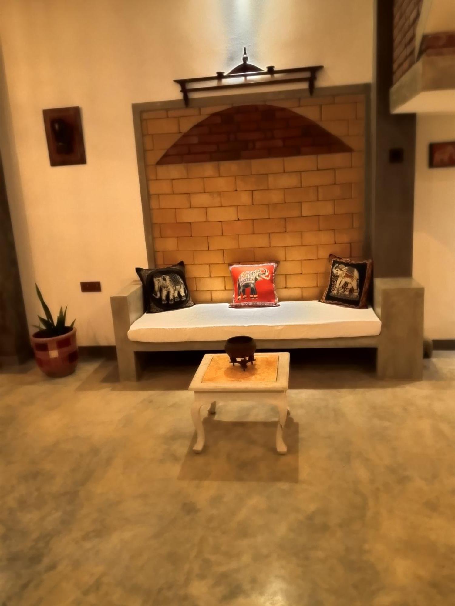 The Brick Wonder Hotel Habaraduwa Bagian luar foto